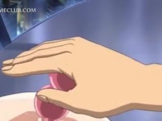 Seksuālā anime dieviete iegūšana mitra cunt paberzējot no viņai atpakaļ